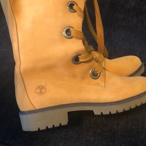 Timberland boots with the fur